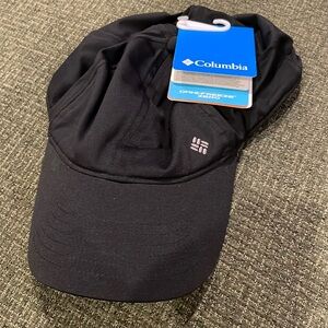 Columbia men’s black cap (one sz)
